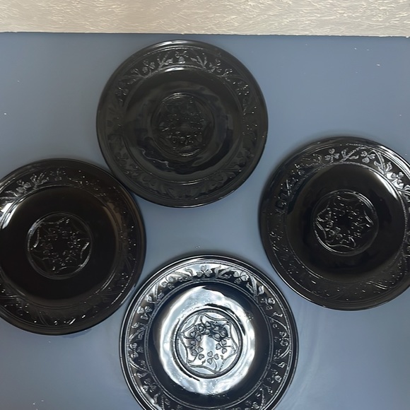 Hazel Atlas Cloverleaf Black Depression Vintage 8" Plates - Set of 4 - Picture 3 of 7